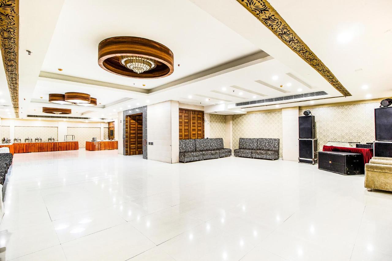 Fabhotel Le Monarque Chandīgarh Dış mekan fotoğraf